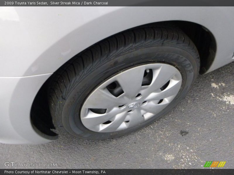 Silver Streak Mica / Dark Charcoal 2009 Toyota Yaris Sedan