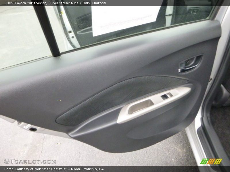 Silver Streak Mica / Dark Charcoal 2009 Toyota Yaris Sedan