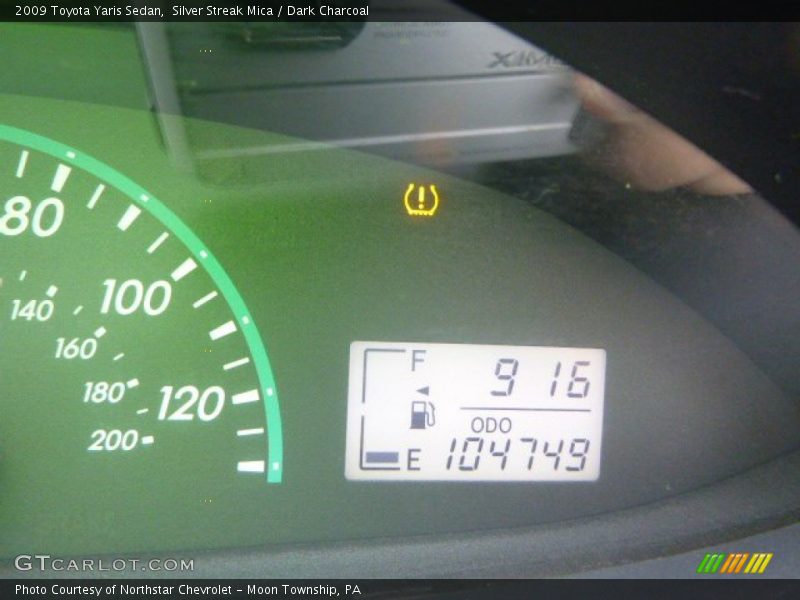 Silver Streak Mica / Dark Charcoal 2009 Toyota Yaris Sedan