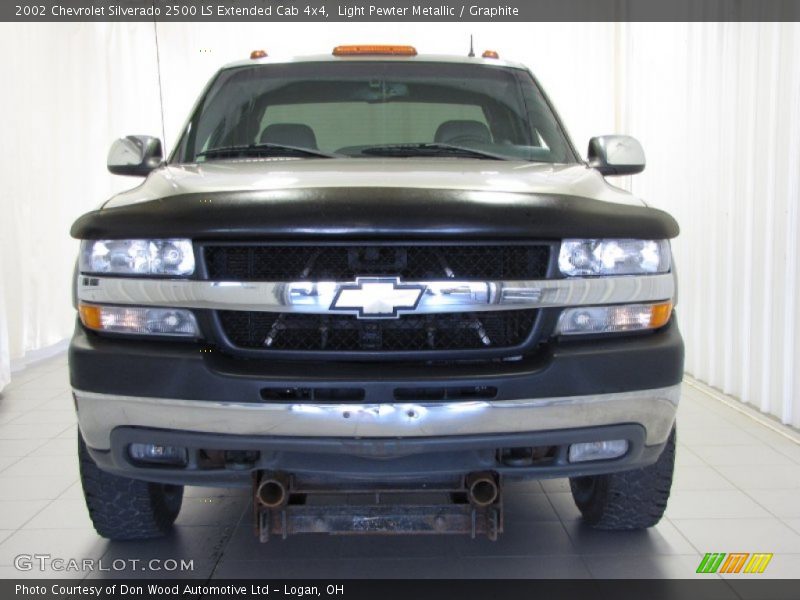 Light Pewter Metallic / Graphite 2002 Chevrolet Silverado 2500 LS Extended Cab 4x4