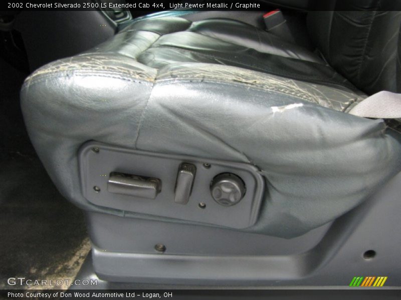 Light Pewter Metallic / Graphite 2002 Chevrolet Silverado 2500 LS Extended Cab 4x4
