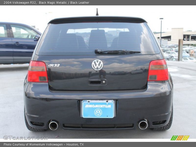 Black Magic Metallic / Black Leather 2004 Volkswagen R32