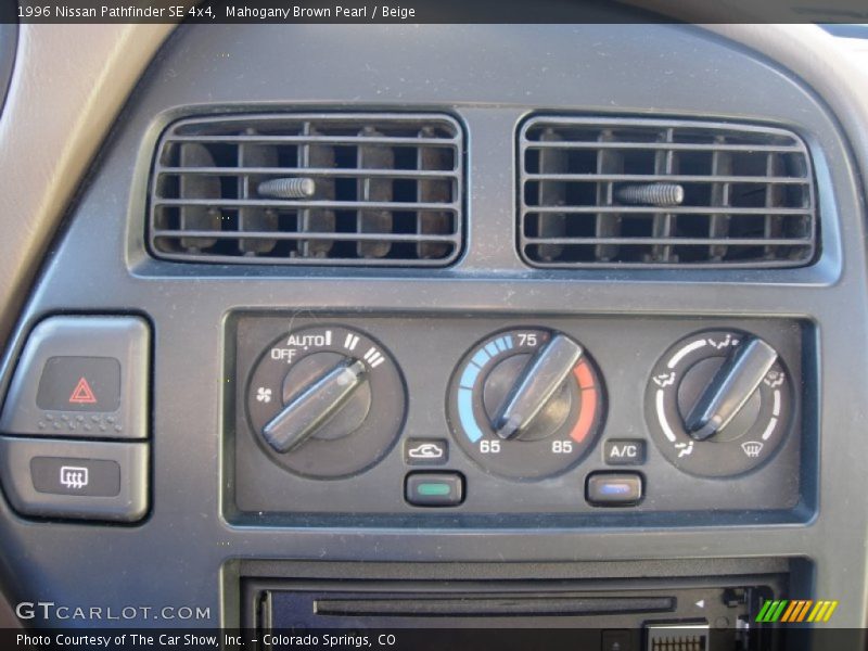 Mahogany Brown Pearl / Beige 1996 Nissan Pathfinder SE 4x4