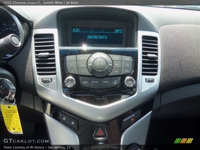 Summit White / Jet Black 2012 Chevrolet Cruze LT