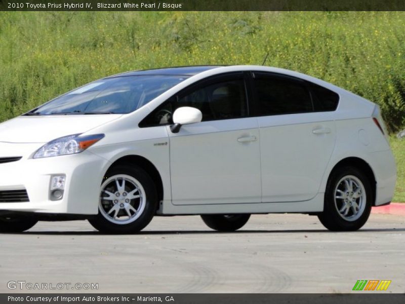 Blizzard White Pearl / Bisque 2010 Toyota Prius Hybrid IV