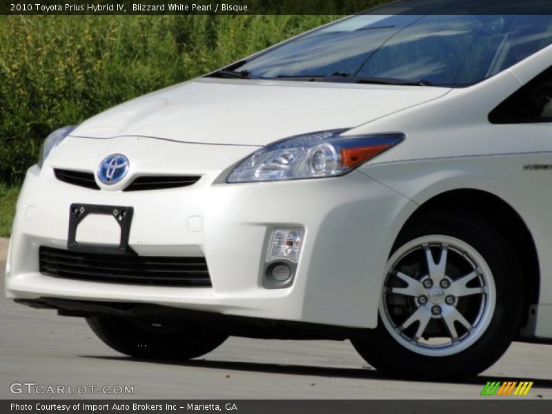 Blizzard White Pearl / Bisque 2010 Toyota Prius Hybrid IV