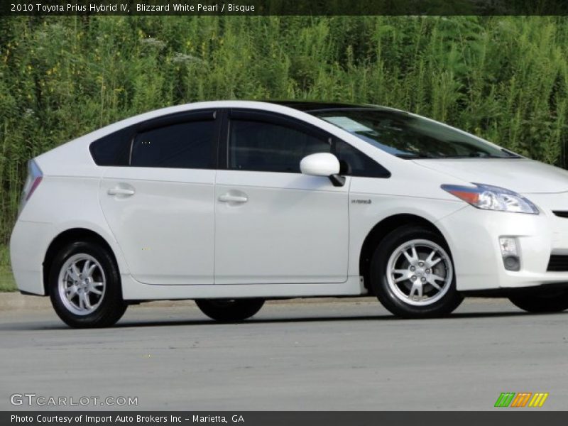 Blizzard White Pearl / Bisque 2010 Toyota Prius Hybrid IV