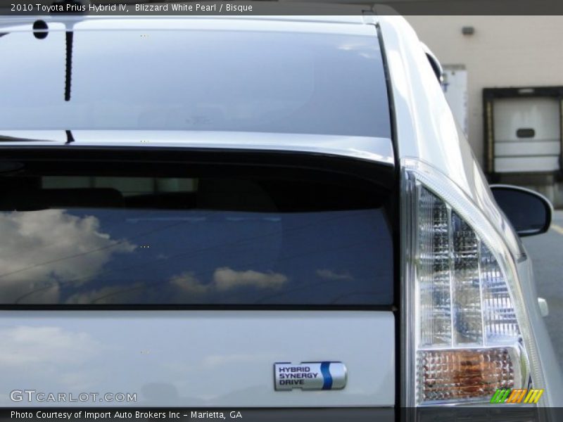 Blizzard White Pearl / Bisque 2010 Toyota Prius Hybrid IV