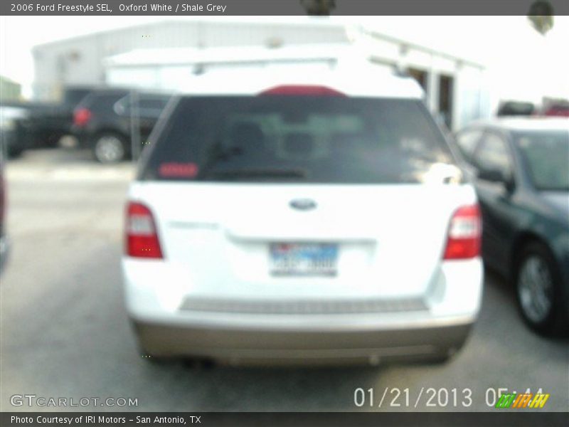 Oxford White / Shale Grey 2006 Ford Freestyle SEL