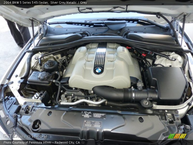  2004 5 Series 545i Sedan Engine - 4.4L DOHC 32V V8