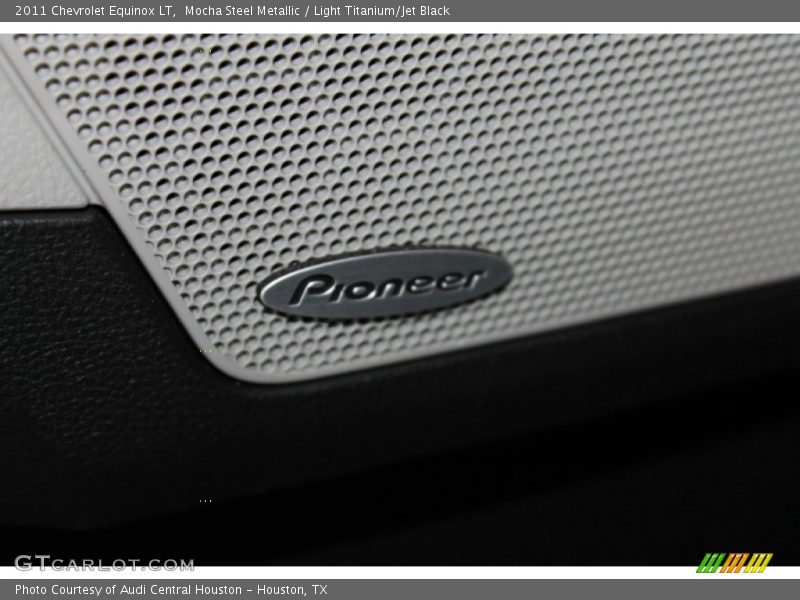 Mocha Steel Metallic / Light Titanium/Jet Black 2011 Chevrolet Equinox LT