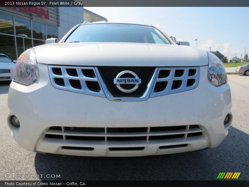 Pearl White / Gray 2013 Nissan Rogue SV