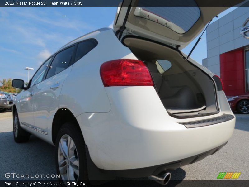Pearl White / Gray 2013 Nissan Rogue SV