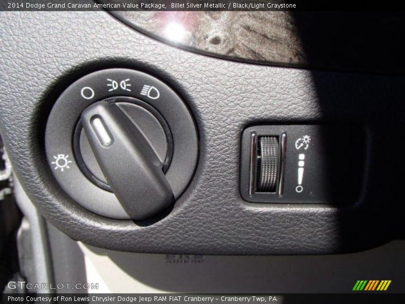 Billet Silver Metallic / Black/Light Graystone 2014 Dodge Grand Caravan American Value Package