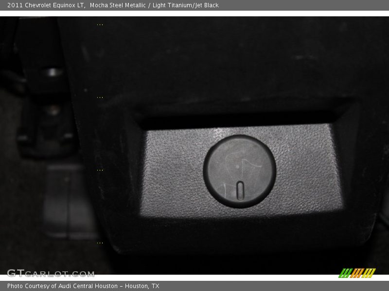 Mocha Steel Metallic / Light Titanium/Jet Black 2011 Chevrolet Equinox LT
