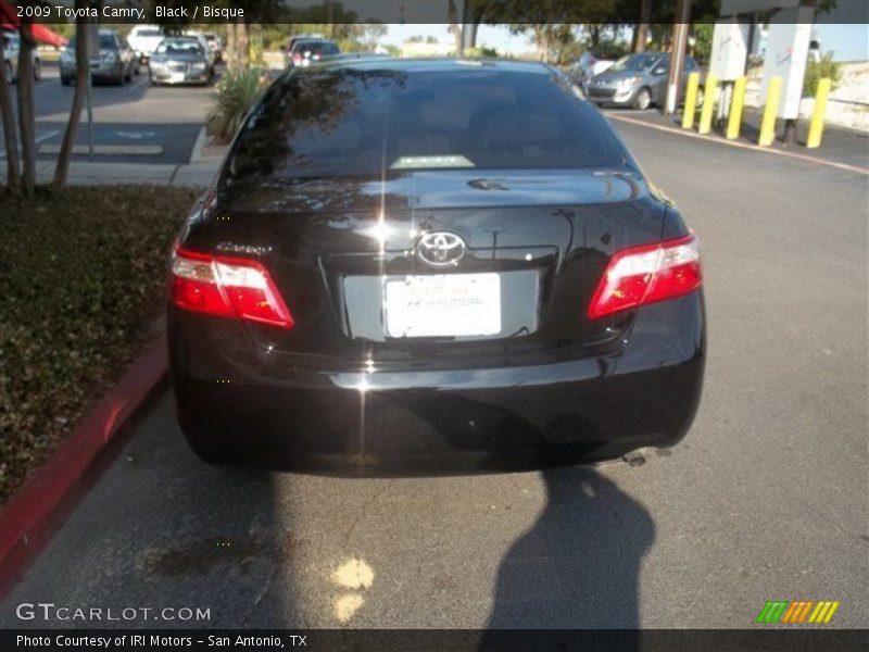 Black / Bisque 2009 Toyota Camry
