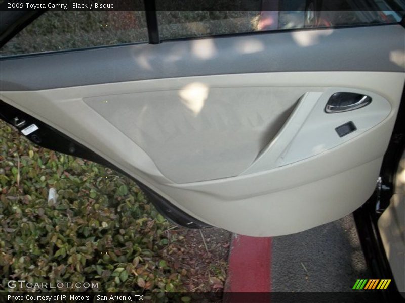 Black / Bisque 2009 Toyota Camry