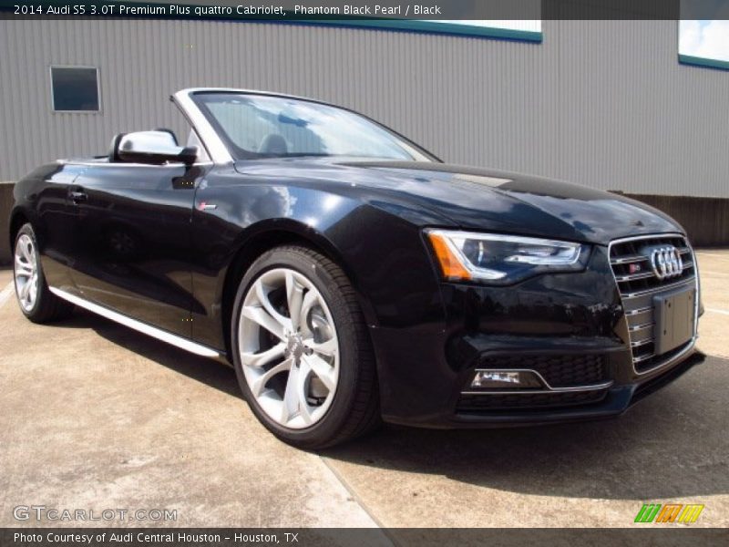 Front 3/4 View of 2014 S5 3.0T Premium Plus quattro Cabriolet
