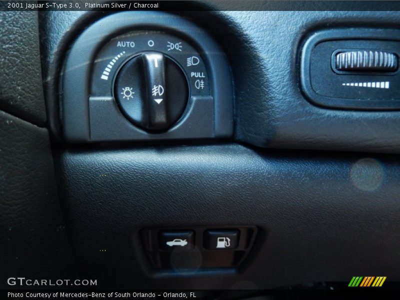 Controls of 2001 S-Type 3.0