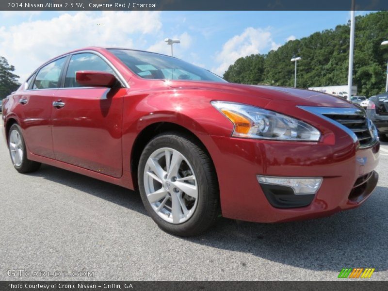 Front 3/4 View of 2014 Altima 2.5 SV