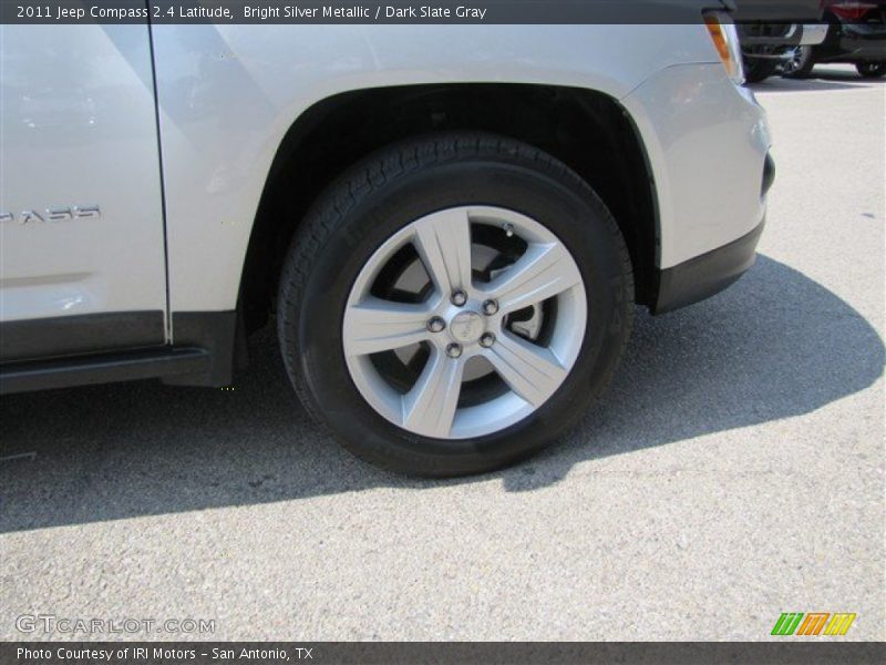 Bright Silver Metallic / Dark Slate Gray 2011 Jeep Compass 2.4 Latitude