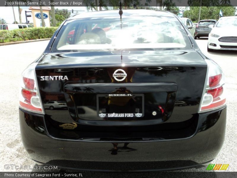 Super Black / Beige 2009 Nissan Sentra 2.0