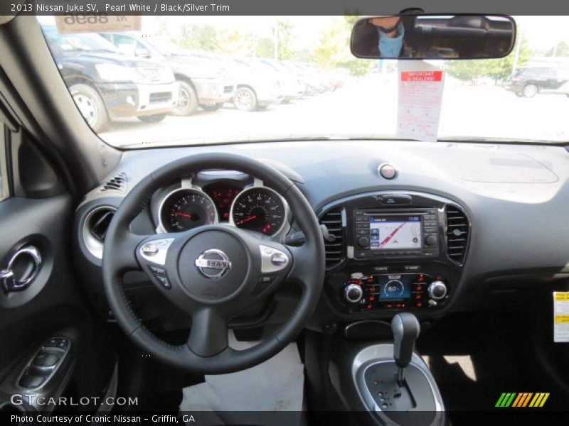 Pearl White / Black/Silver Trim 2013 Nissan Juke SV