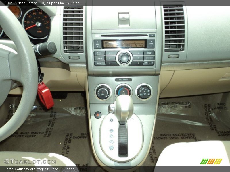 Super Black / Beige 2009 Nissan Sentra 2.0
