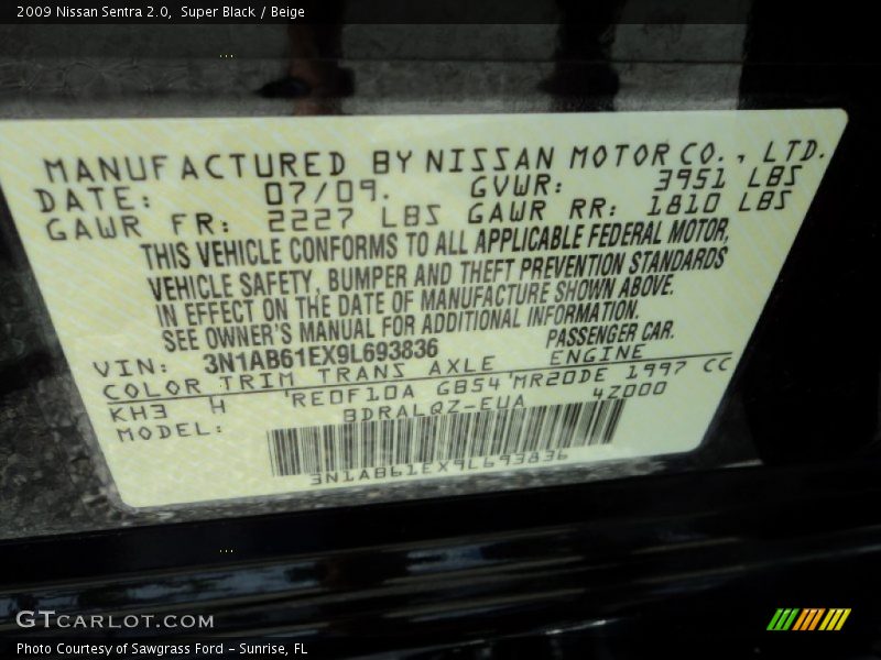 Super Black / Beige 2009 Nissan Sentra 2.0