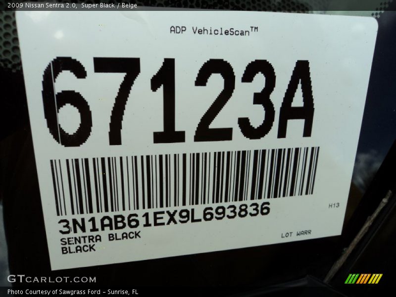 Super Black / Beige 2009 Nissan Sentra 2.0