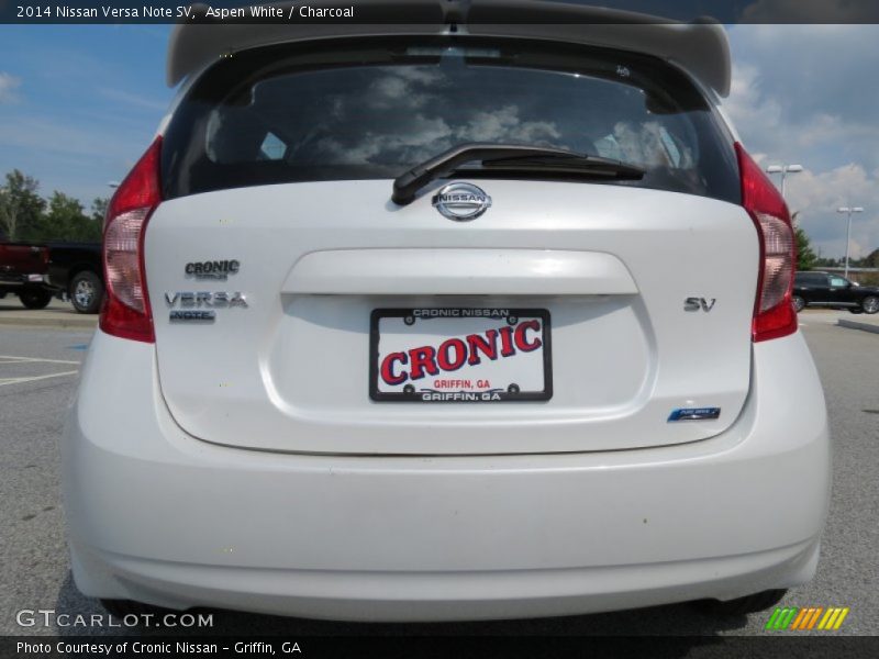 Aspen White / Charcoal 2014 Nissan Versa Note SV