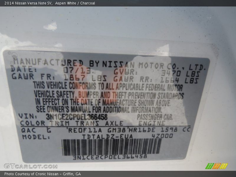 Aspen White / Charcoal 2014 Nissan Versa Note SV