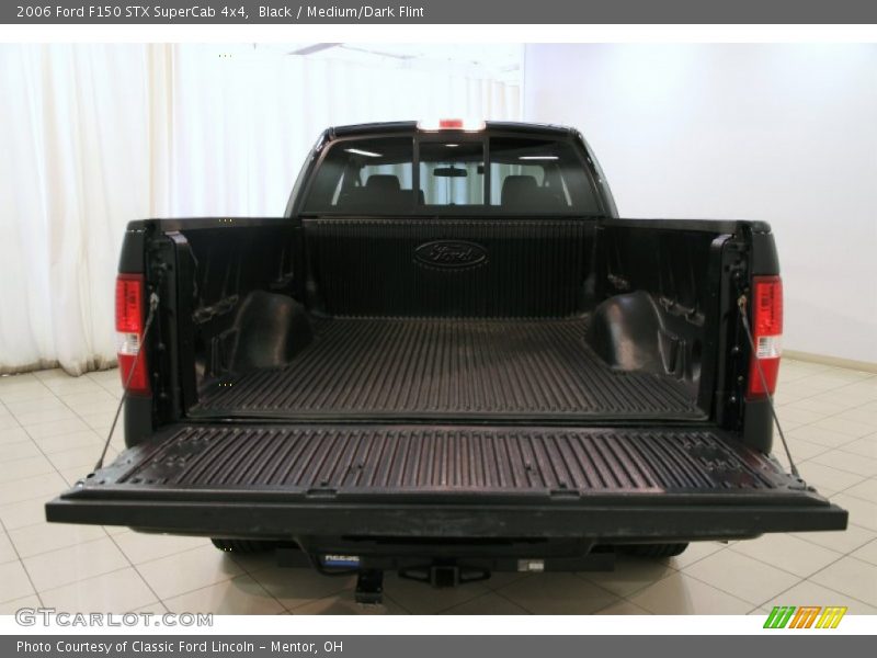 Black / Medium/Dark Flint 2006 Ford F150 STX SuperCab 4x4