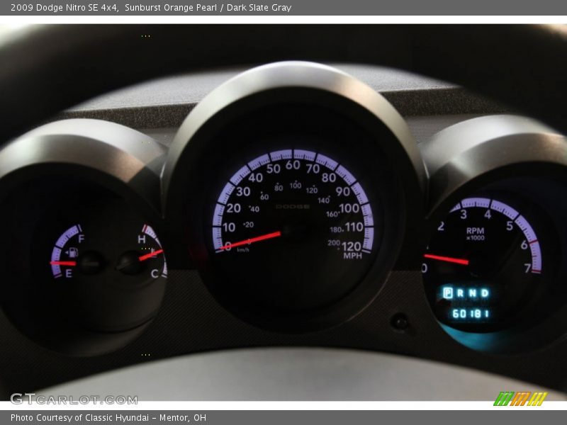 Sunburst Orange Pearl / Dark Slate Gray 2009 Dodge Nitro SE 4x4