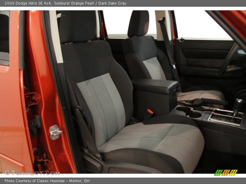 Sunburst Orange Pearl / Dark Slate Gray 2009 Dodge Nitro SE 4x4