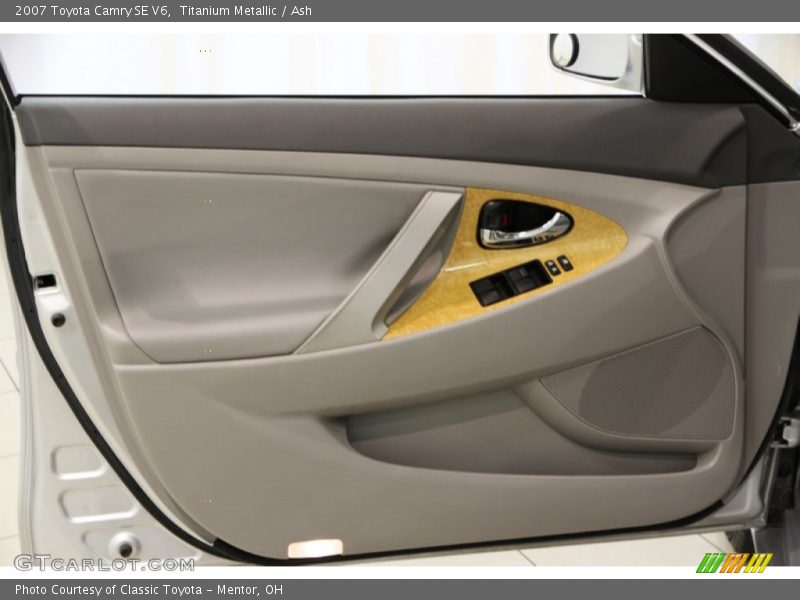 Titanium Metallic / Ash 2007 Toyota Camry SE V6