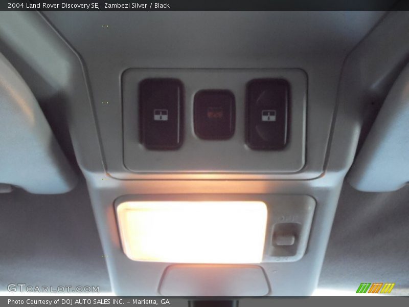 Zambezi Silver / Black 2004 Land Rover Discovery SE