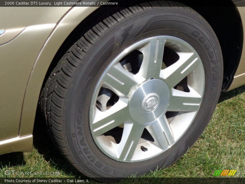 Light Cashmere Metallic / Cashmere 2006 Cadillac DTS Luxury