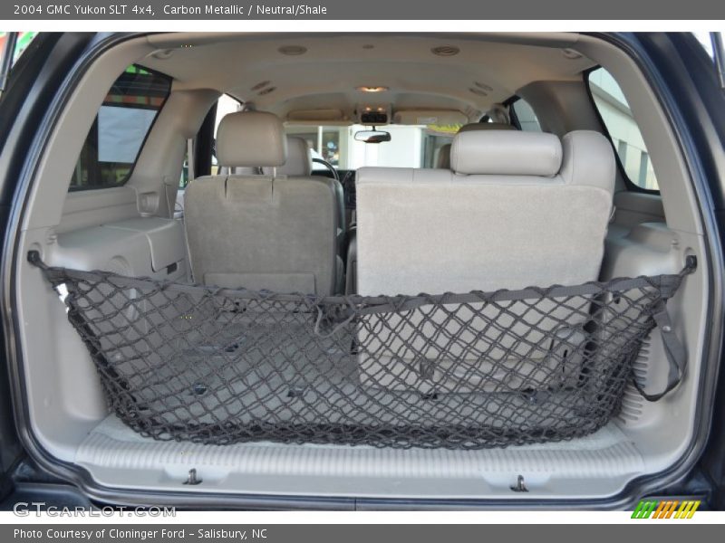 Carbon Metallic / Neutral/Shale 2004 GMC Yukon SLT 4x4