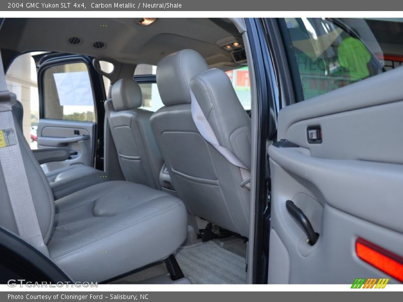 Carbon Metallic / Neutral/Shale 2004 GMC Yukon SLT 4x4
