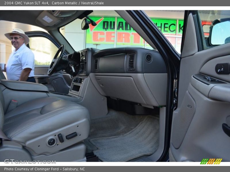 Carbon Metallic / Neutral/Shale 2004 GMC Yukon SLT 4x4