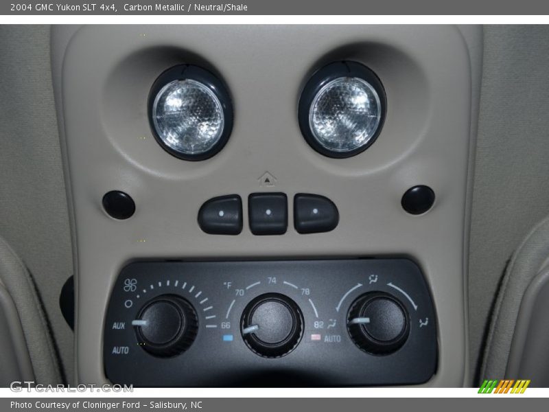Carbon Metallic / Neutral/Shale 2004 GMC Yukon SLT 4x4