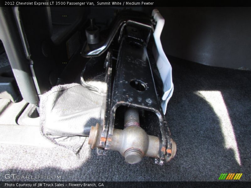 Summit White / Medium Pewter 2012 Chevrolet Express LT 3500 Passenger Van