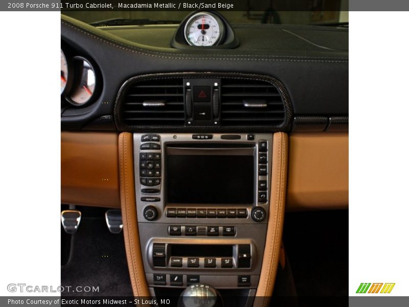 Controls of 2008 911 Turbo Cabriolet
