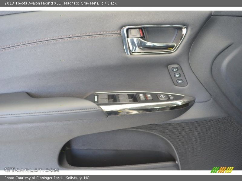 Magnetic Gray Metallic / Black 2013 Toyota Avalon Hybrid XLE