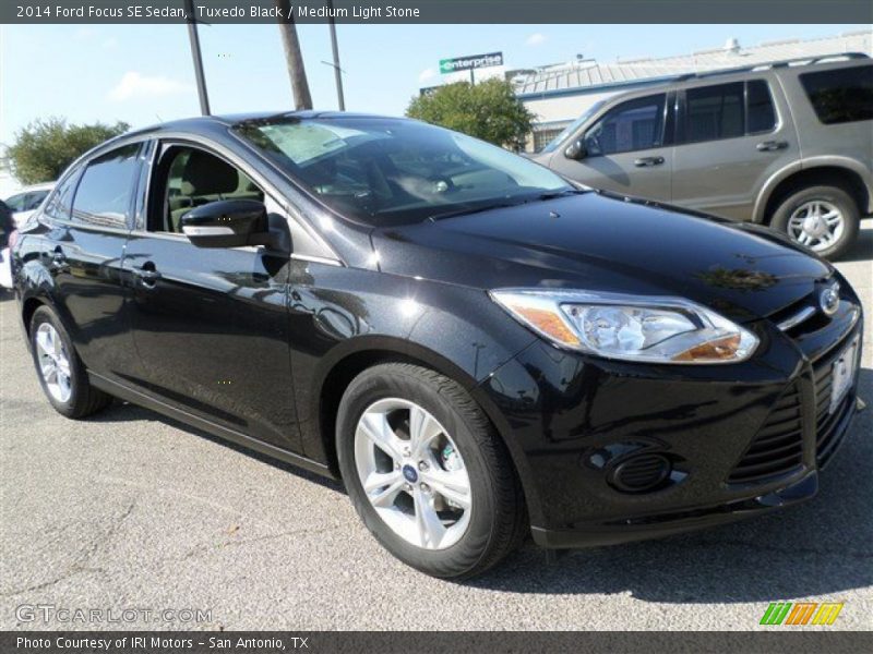 Tuxedo Black / Medium Light Stone 2014 Ford Focus SE Sedan