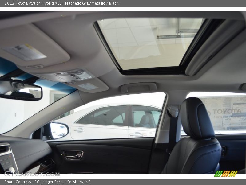 Magnetic Gray Metallic / Black 2013 Toyota Avalon Hybrid XLE