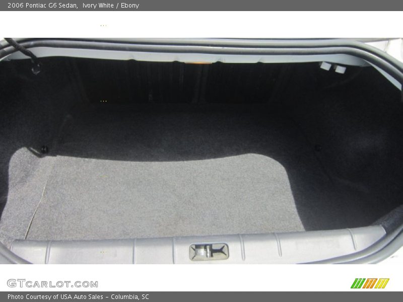 Ivory White / Ebony 2006 Pontiac G6 Sedan