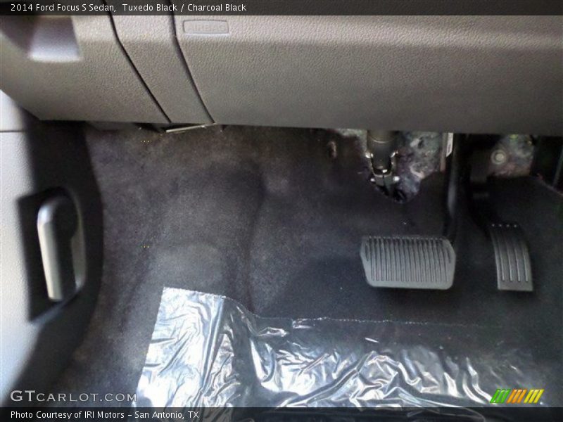 Tuxedo Black / Charcoal Black 2014 Ford Focus S Sedan