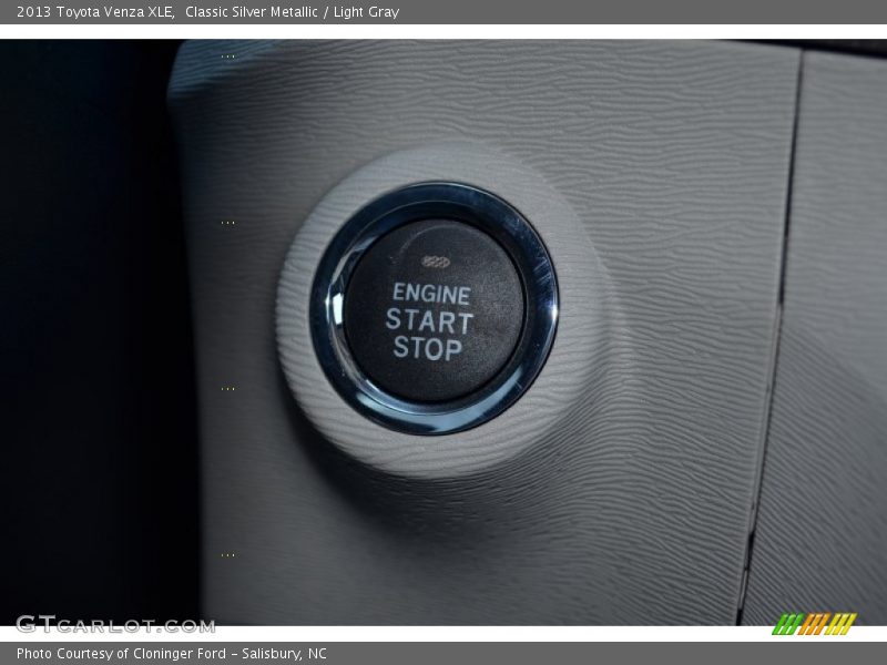 Classic Silver Metallic / Light Gray 2013 Toyota Venza XLE